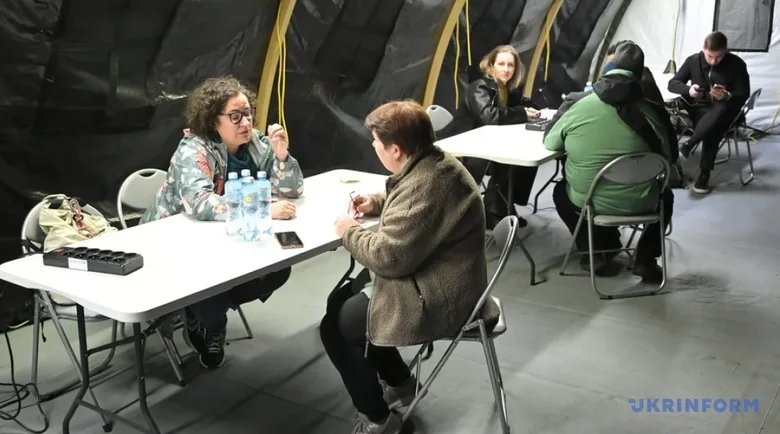 зустріч евакуйованих з Олешків