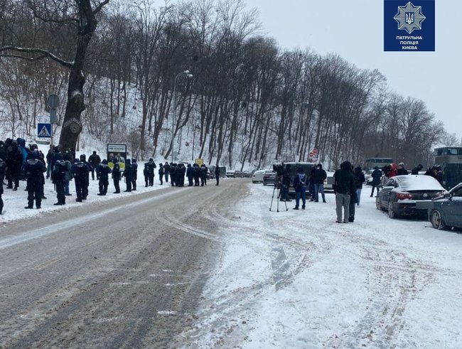 Мітинг у центрі Києва: рух по Парковій дорозі обмежено 01