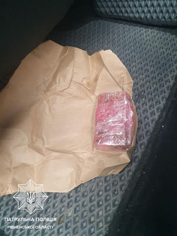 Спалился на слове паляниця: в Ривном задержан 42-летний гражданин РФ со взрывчаткой 02