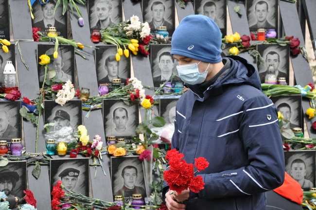 У Києві відслужили панахиду за Героями Небесної Сотні 01
