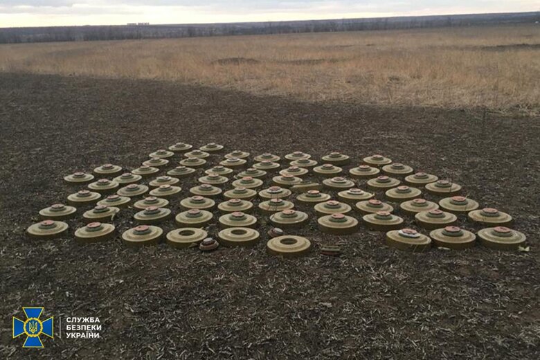 На деоккупированной Херсонщине разоблачен предатель, который сдавал рашистам украинских патриотов и держал у себя арсенал российского оружия, - СБУ 05