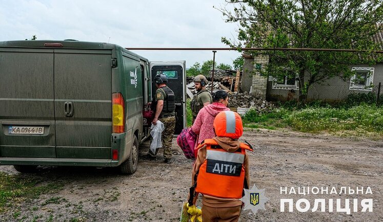 Із Богоявленки на Донеччині вивезли останню дитину, - Нацполіція. ФОТО