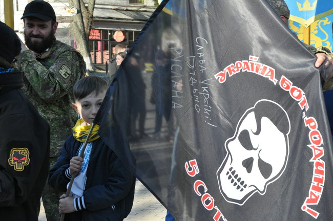 У центрі Києва відбувся марш вишиванок на честь дивізії СС Галичина 09