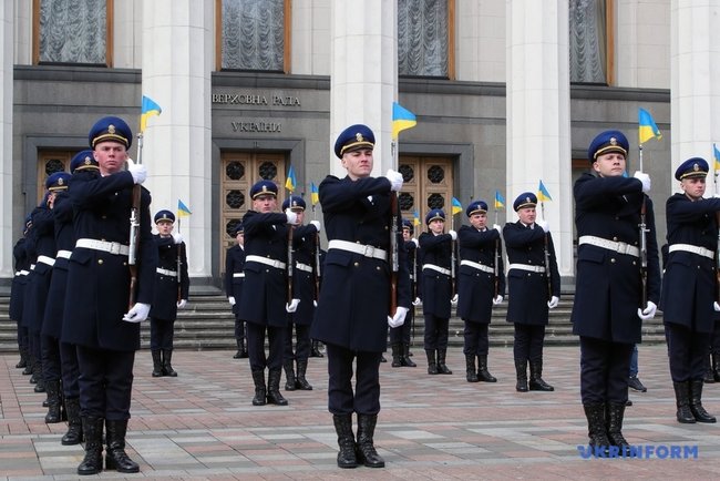Под Радой появился почетный караул Нацгвардии 01
