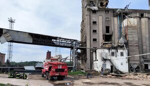 Ночной атакой на Измаил российские оккупанты уничтожили 40 тыс. тонн зерна, - Кубраков. ФОТОрепортаж