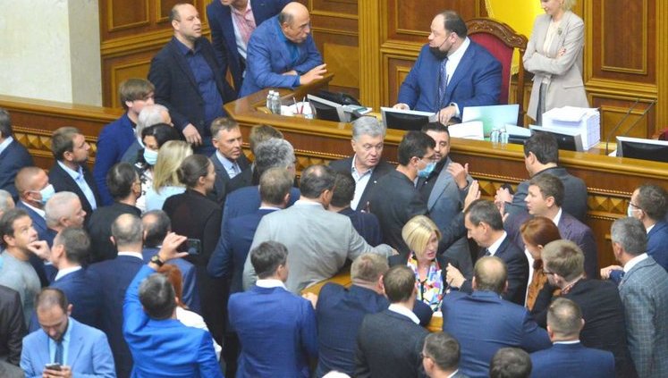 Закон про олігархів: ласкаво просимо до диктатури