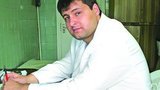 Врача, который вывез на мороз 5 пациентов и оставил умирать, взяли под стражу. ФОТО