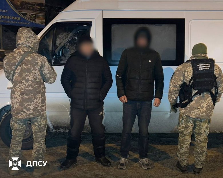 Ховався серед ящиків з-під бананів: біля кордону з Молдовою затримали порушника