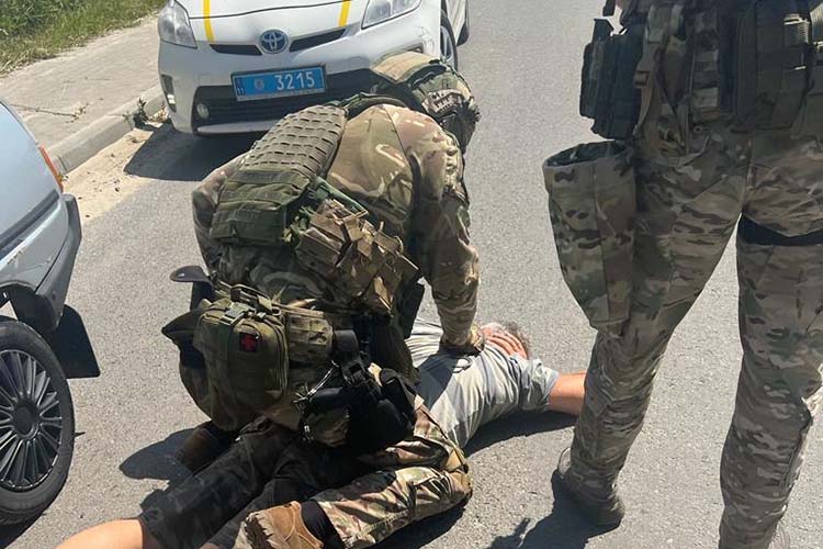 Група торговців зброєю затримана у Тернопільській області, - Нацполіція 04