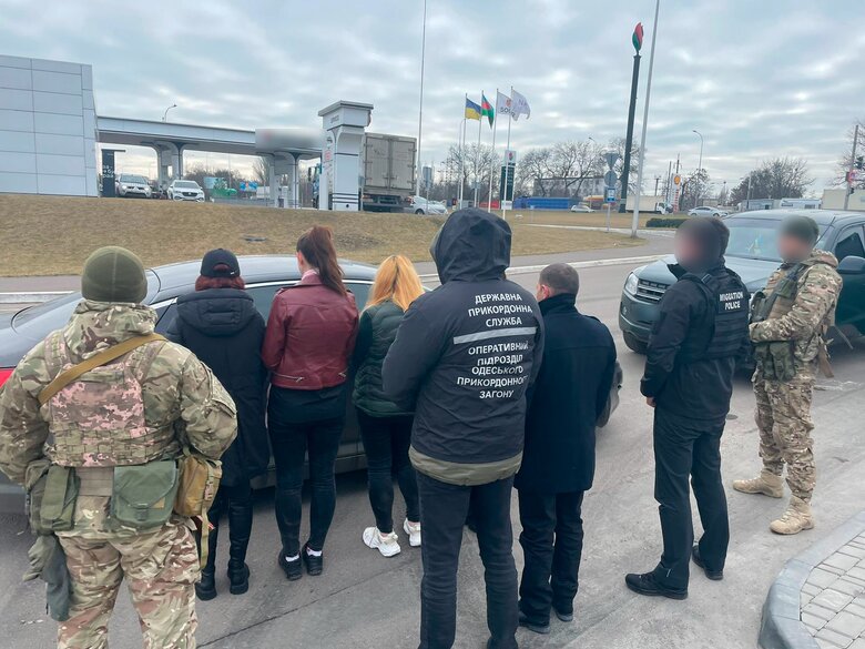 Українок хотіли вивезти до Чехії в сексуальне рабство. Прикордонники не дали 02
