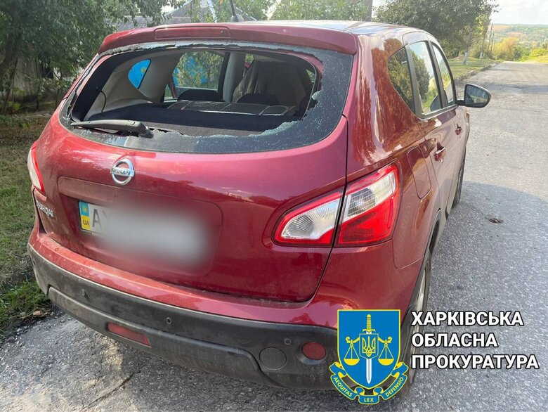 Ворог обстріляв цивільну автівку на Харківщині, двоє людей загинули, поранено чоловіка 01 Ворог обстріляв цивільну автівку на Харківщині, двоє людей загинули, поранено чоловіка 01
