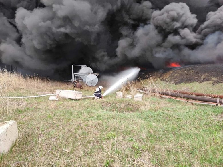Occupiers hit oil company in Lysychansk, - Haidai 03
