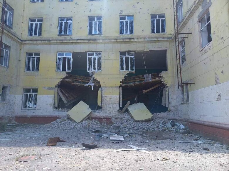 Россияне пытаются зайти в Лисичанск. Наносят артиллерийские и авиаудары. Есть погибшие, а в больнице Днепра спасают жизнь двоих детей, - Гайдай 05