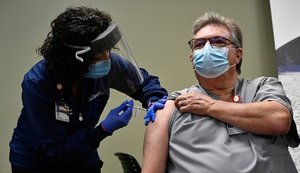США не ділитимуться вакцинами, поки не завершиться вакцинація населення, - Білий дім