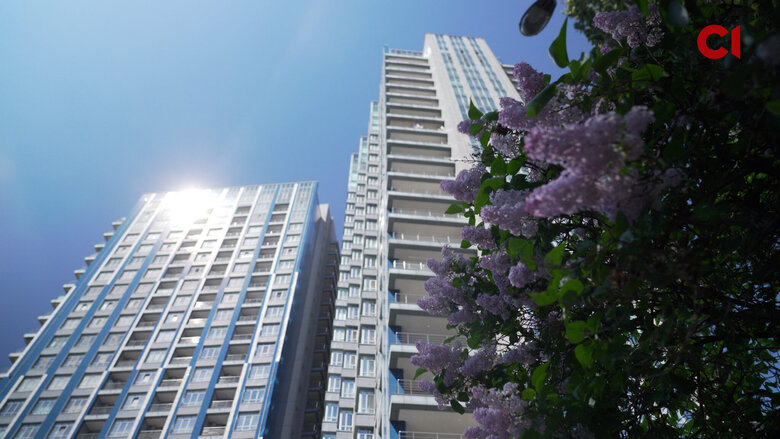 Komarnytskyi and his wife owned 110 apartments in elite new buildings in Kyiv.