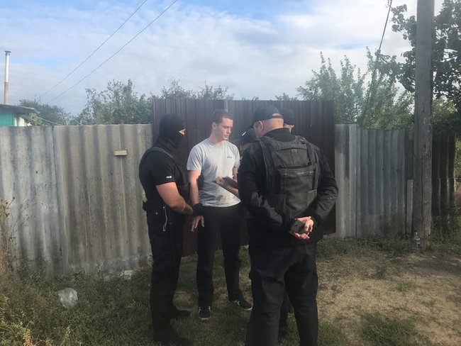 Рейдерське захоплення фермерського господарства на Харківщині - поранено 7 осіб, затримано одного з тітушок, банду блоковано 04 Рейдерське захоплення фермерського господарства на Харківщині - поранено 7 осіб, затримано одного з тітушок, банду блоковано 04