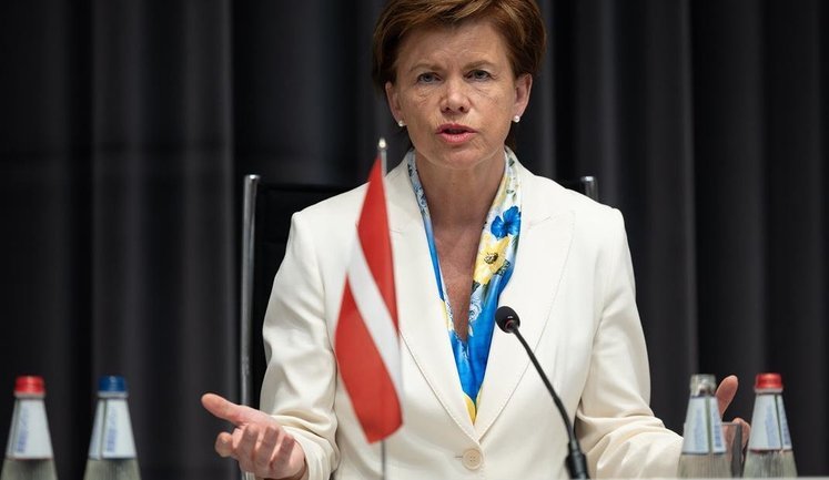 НАТО має збільшити витрати на оборону, - глава МЗС Латвії Браже