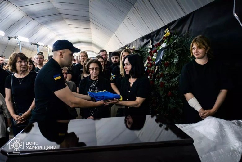У Харкові попрощалися із загиблими рятувальниками