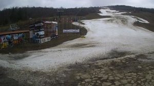 "Ужас на соревнованиях в Закарпатье": министр Жданов провел Чемпионат Украины по горным лыжам без снега. ФОТОрепортаж