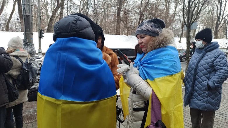 На яку країну працює Кабмін?: активісти пікетували уряд з вимогою забезпечити дотримання закону про мову на телебаченні 11