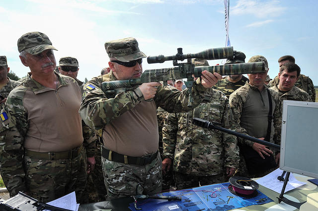 На Гончаровском полигоне состоялась демонстрация тяжелых украинских беспилотников, роботов-бронетранспортеров, новых винтовок, гранатометов, минометов 10
