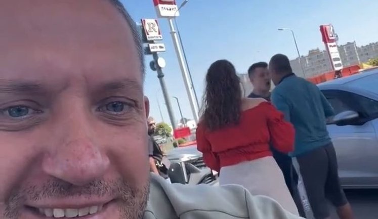 Russian man smiles as he films locals’ altercation over petrol at gas station: "Drama at gas stations. People are f#cking on edge". VIDEO