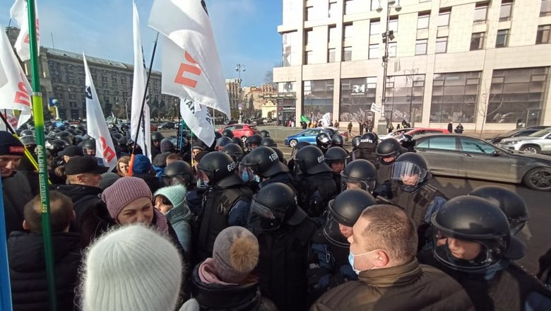 Акція SaveФОП у центрі Києва: мітингувальників відтіснили із Хрещатика, вони прямують під Раду 32