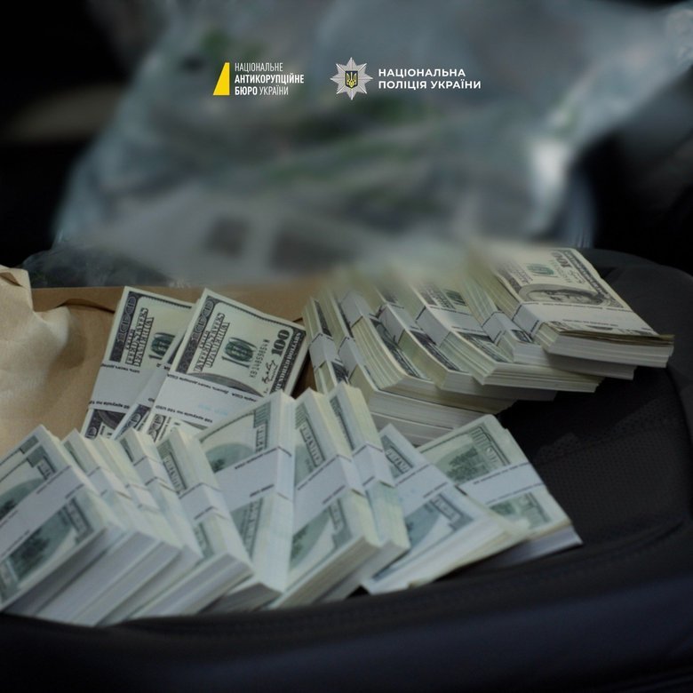 Псевдопрацівник НАБУ вимагав 500 тис. доларів хабаря