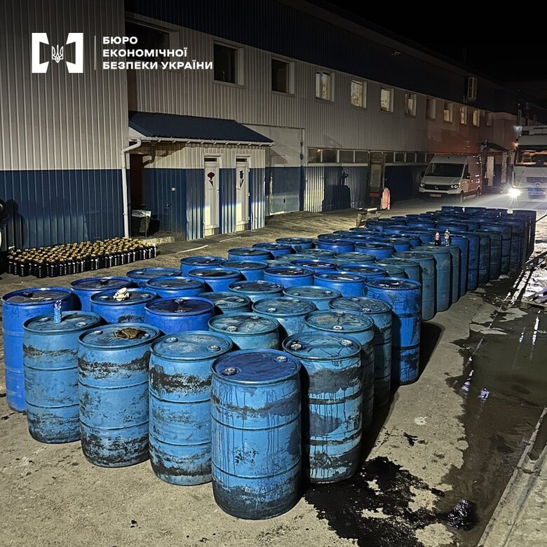 БЕБ ліквідувало незаконне виробництво алкоголю, організоване представниками УПЦ