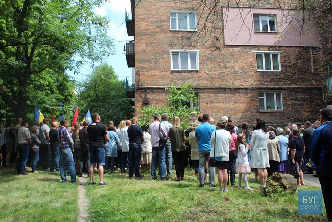С бойцом 14-й ОМБр Олегом Пушкаруком, погибшим 9 мая на Луганщине, простились на Волыни 08