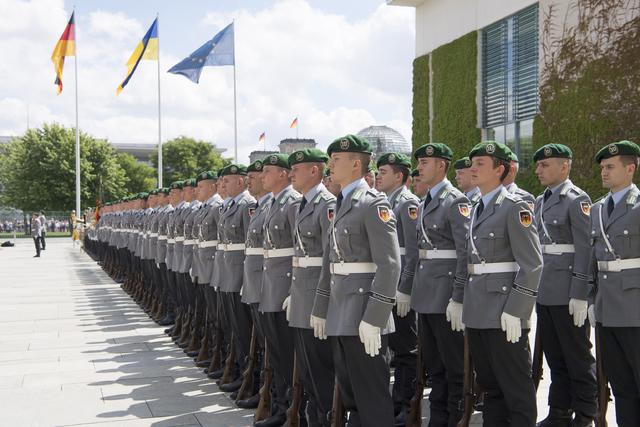 меркель гройсман