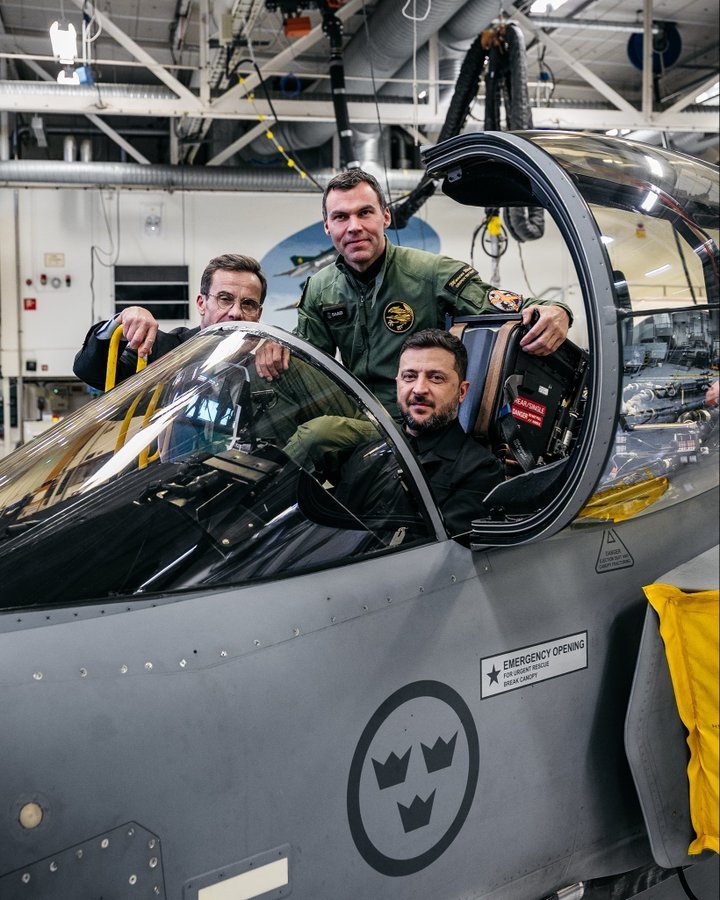 Зеленський у винищувачі Gripen