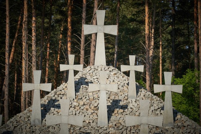 Зеленський вшанував память жертв політичних репресій: Тоталітарна машина без коливань знищувала на своєму шляху людські життя і долі 04