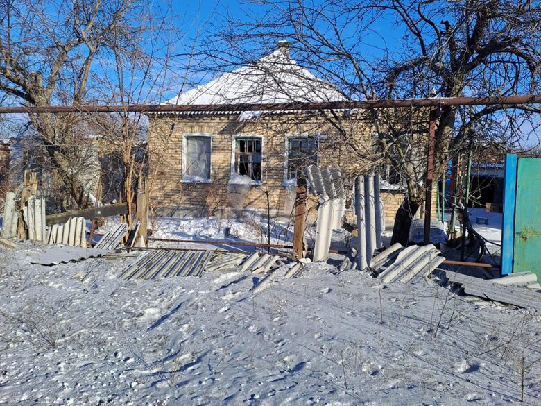 Россияне обстреляли шахту на Донетчине, повреждено агропредприятие. Ранения получили 2 человека 03