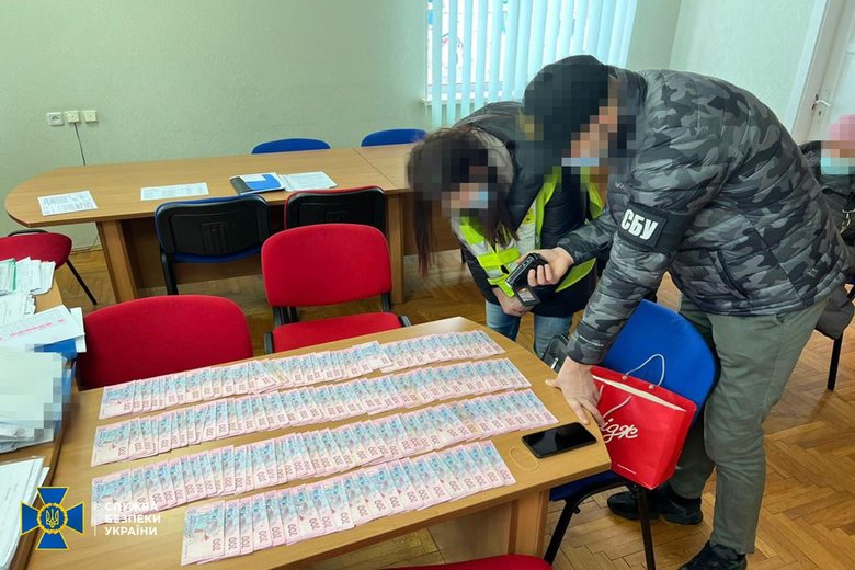 Ексзаступниця міністра соцполітики та ексчиновниця КМДА організували схему вимагання грошей у Київському дитячому діагностичному центрі, - СБУ 03