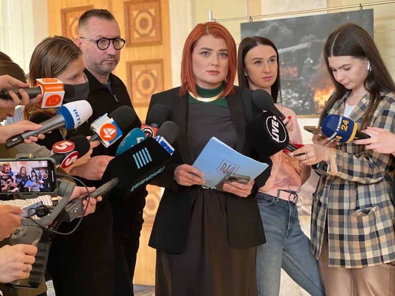 Мобілізована до ЗСУ нардеп Людмила Буймістер: Будьмо відвертими: Україна - вже армія НАТО. Причому найсильніша 02