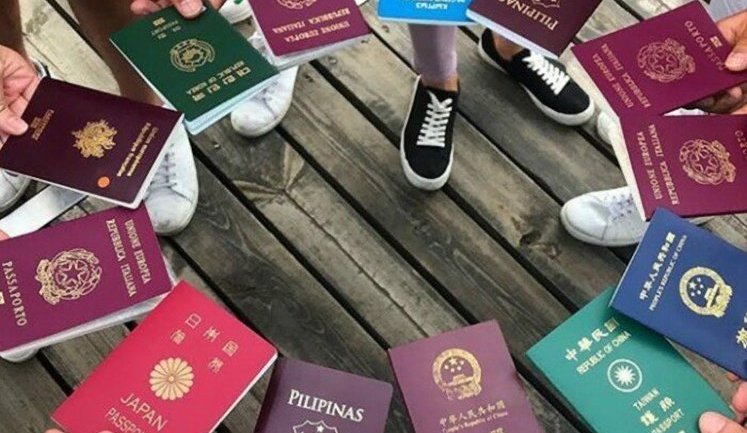 Дев’ять із десяти найсильніших паспортів світу належать європейським країнам, ‒ Euronews