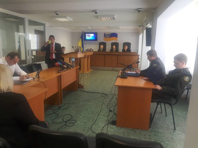 Суд над Януковичем: адвокат Байдик продовжив дебатну промову, перейшов до вивчення доказів 02