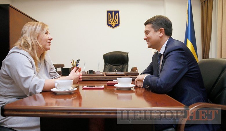 Дмитро Разумков: Мене можна застрелити – це теж варіант для вирішення питання. Але підстав позбавити мене мандата у них немає жодних 07