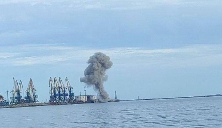 В оккупированном Бердянске произошел взрыв на подстанции: обесточена ремонтная база захватчиков, - СМИ