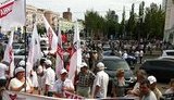 Оппозиция перекрыла митингом дорогу в Донецке. ФОТОрепортаж