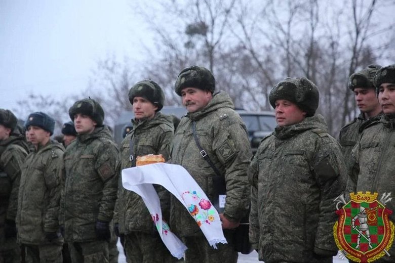 Россия перебрасывает войска в Беларусь 04