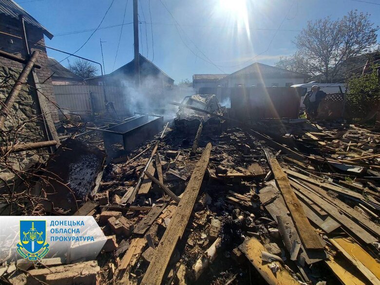 Двое мирных жителей погибли, девять получили ранения вследствие российских обстрелов на Донетчине 02