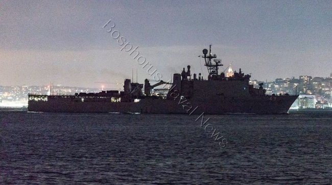 Десантний корабель із морськими піхотинцями США увійшов у Чорне море 01