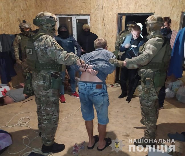Задержаны участники банды, взрывавшей банкоматы по Украине, - МВД 04