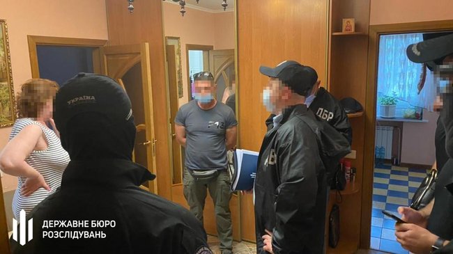 Експосадовців Міноборони підозрюють у заподіянні 476 млн грн збитків при закупівлі катерів і санітарних автомобілів для ЗСУ, - ДБР 02