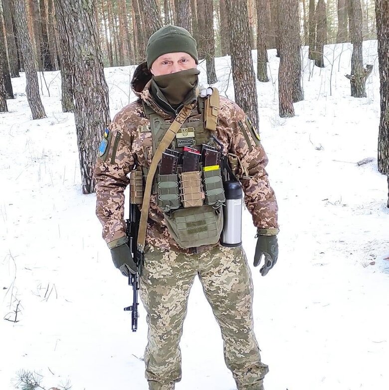 Бойовий медик Роман Марков: Більшість куль пройшли повз. Але сім я все ж схопив. Тримав гранату. Думав підірватися, щоб не потрапити в полон 01 Бойовий медик Роман Марков: Більшість куль пройшли повз. Але сім я все ж схопив. Тримав гранату. Думав підірватися, щоб не потрапити в полон 01