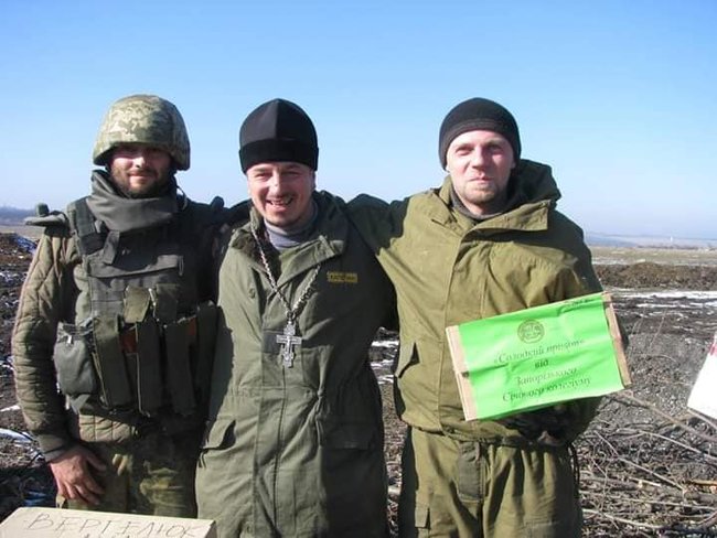 Протоієрей ПЦУ Дмитро Поворотний: Після Іловайських подій треба було ховати невідомих воїнів. Відгукнулися представники всіх церков, окрім УПЦ МП 02