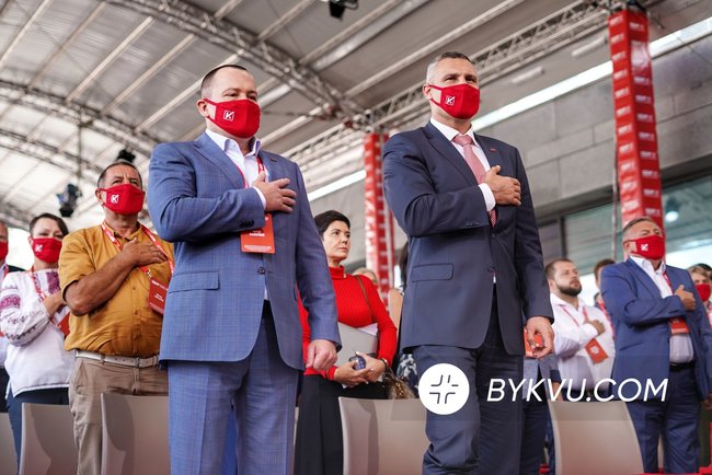 Президентські амбіції чи боротьба за потоки: чому посварились Кличко і Банкова 01