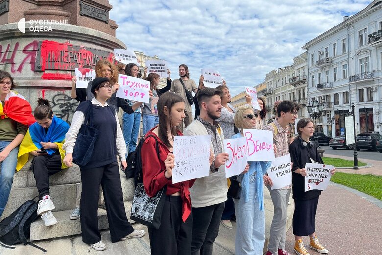 Catherine = Putin: Odesa residents protested against monument to Catherine II 02